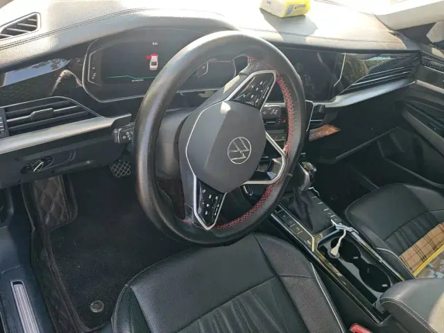 Volkswagen Passat — Фото автомобиля 5