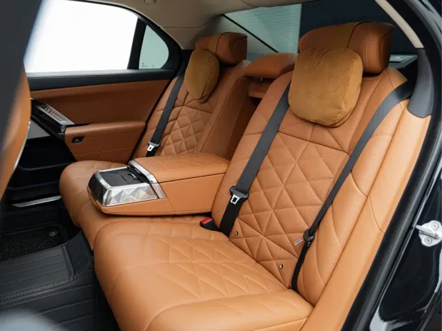 BMW 7 Series — Фото автомобиля 13