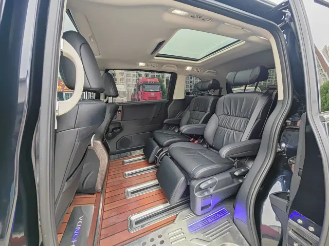 Honda Odyssey — Фото автомобиля 6