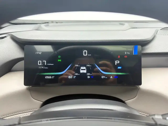 Geely Boyue L — Фото автомобиля 14