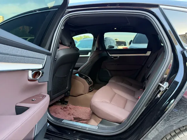 Volvo S90 — Фото автомобиля 8