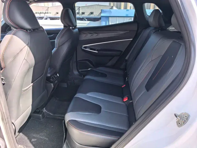 Geely Boyue — Фото автомобиля 6