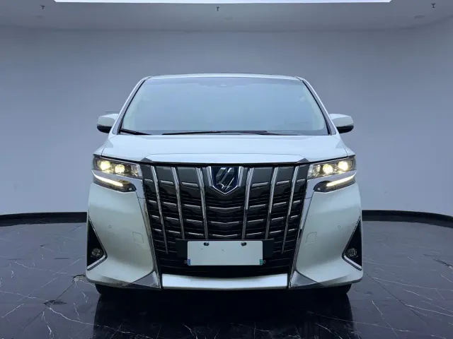 Toyota Alphard — Фото автомобиля 2