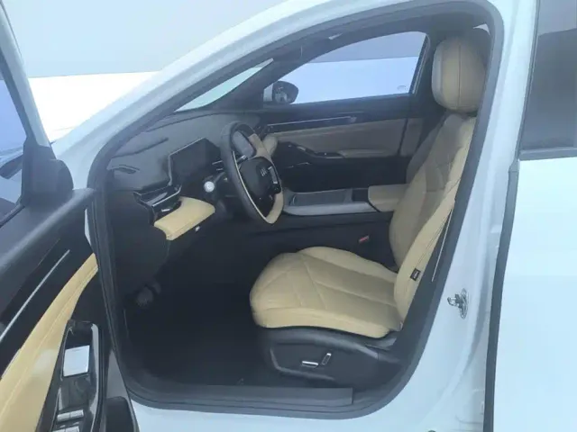 Geely Galaxy L6 — Фото автомобиля 9