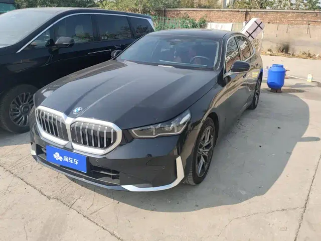 Фотография автомобиля — BMW 5 Series
