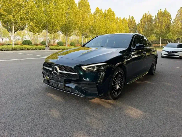 Фотография автомобиля — Mercedes-Benz C-Class
