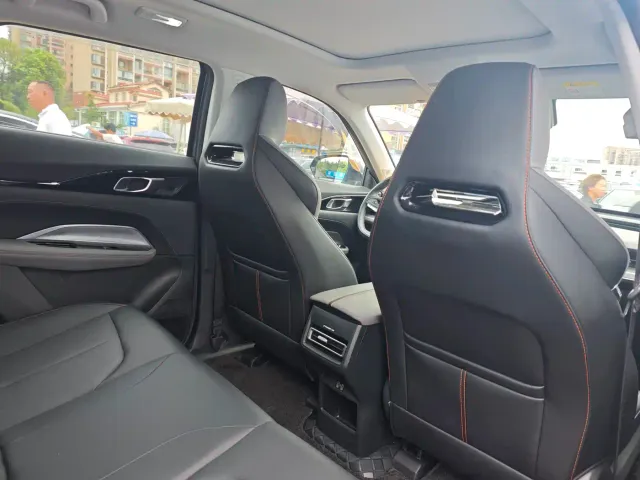 Changan Z6 — Фото автомобиля 9