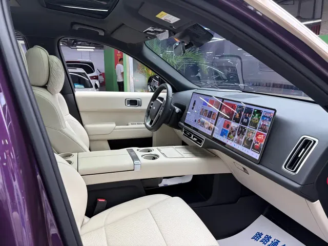 Li Auto L9 — Фото автомобиля 8