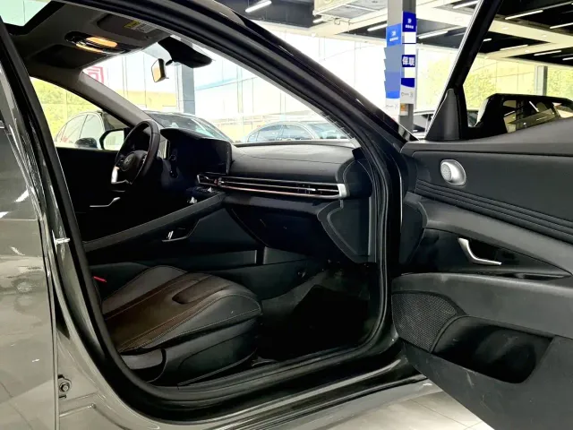 Hyundai Elantra — Фото автомобиля 9