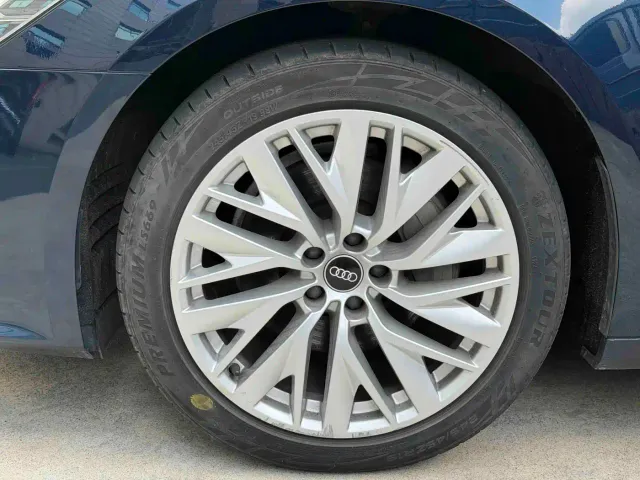 Audi A7L — Фото автомобиля 6