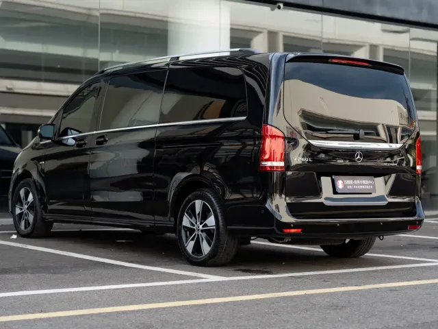 Mercedes-Benz V-Class — Фото автомобиля 14