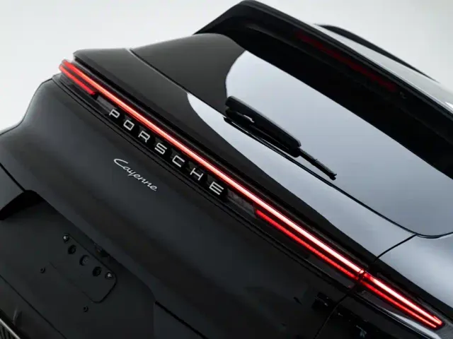 Porsche Cayenne — Фото автомобиля 8