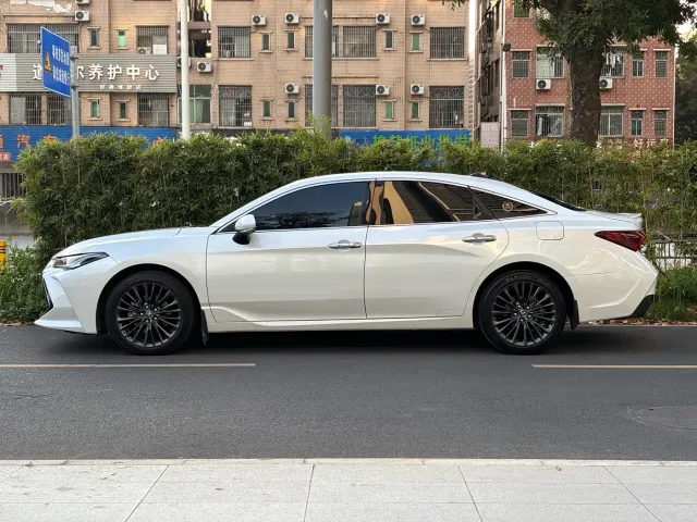 Toyota Avalon — Фото автомобиля 26