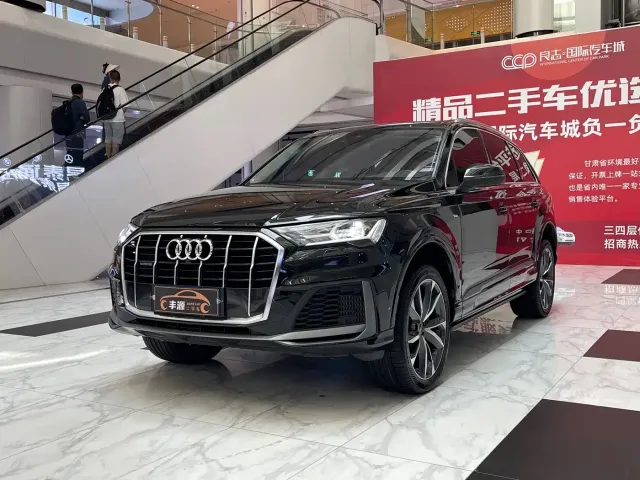Фотография автомобиля — Audi Q7