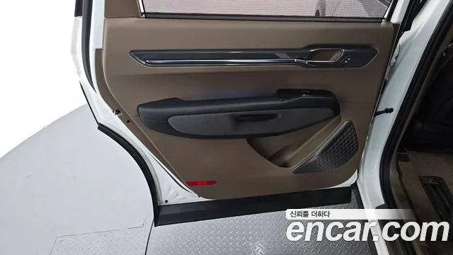 Kia EV9 — Фото автомобиля 14