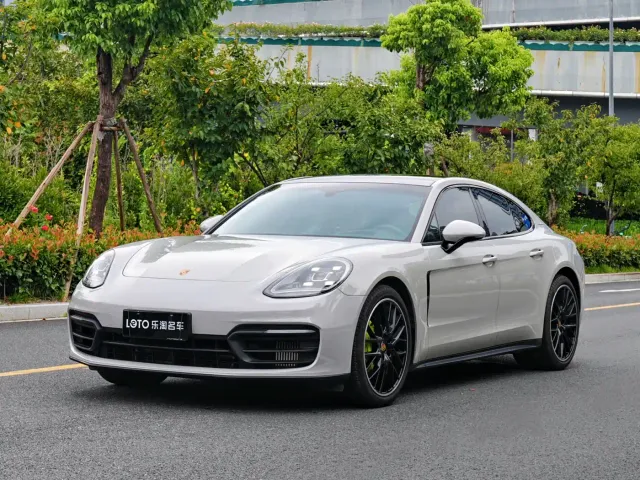 Фотография автомобиля — Porsche Panamera
