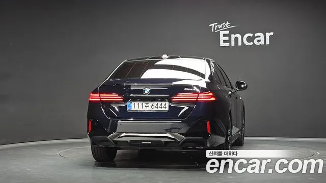 BMW 5 Series G60 — Фото автомобиля 4