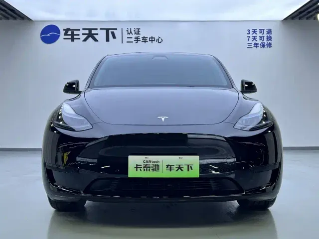 Tesla Model Y — Фото автомобиля 3