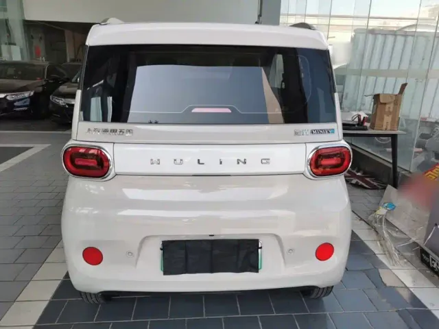 Wuling Hongguang Mini EV — Фото автомобиля 5