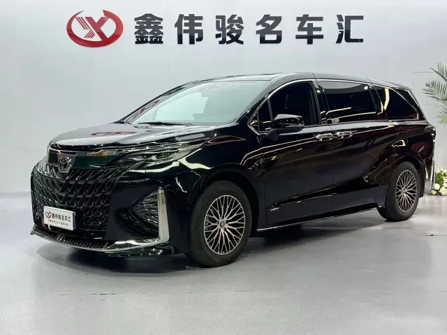 Toyota Sienna — Фото автомобиля 2