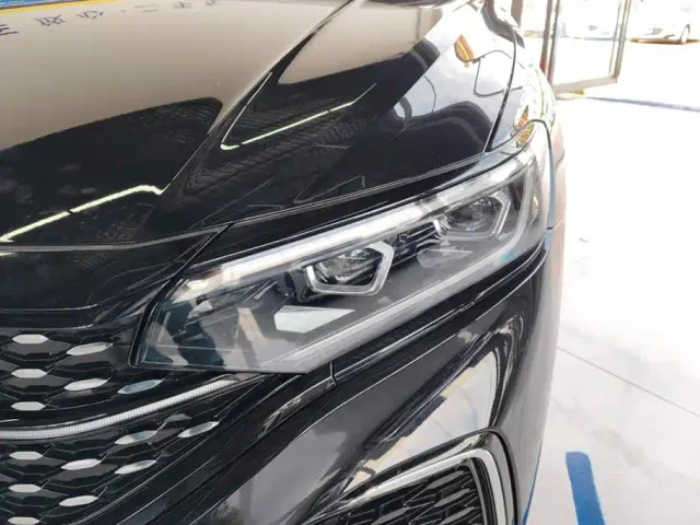 Volkswagen Passat — Фото автомобиля 5