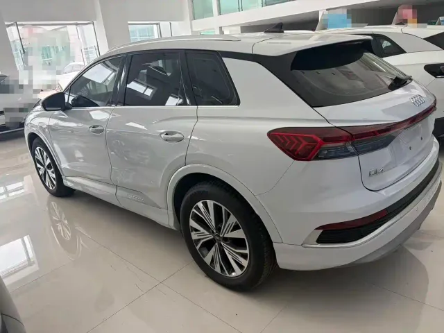 Audi Q4 e-tron — Фото автомобиля 6