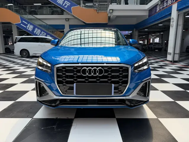 Audi Q2L — Фото автомобиля 2