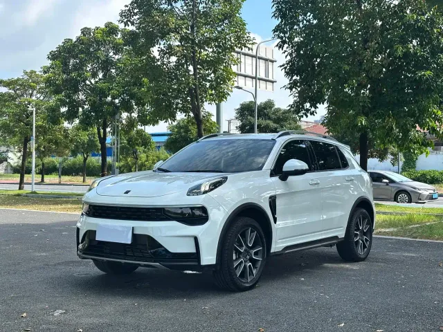 Фотография автомобиля — Lynk & Co 01