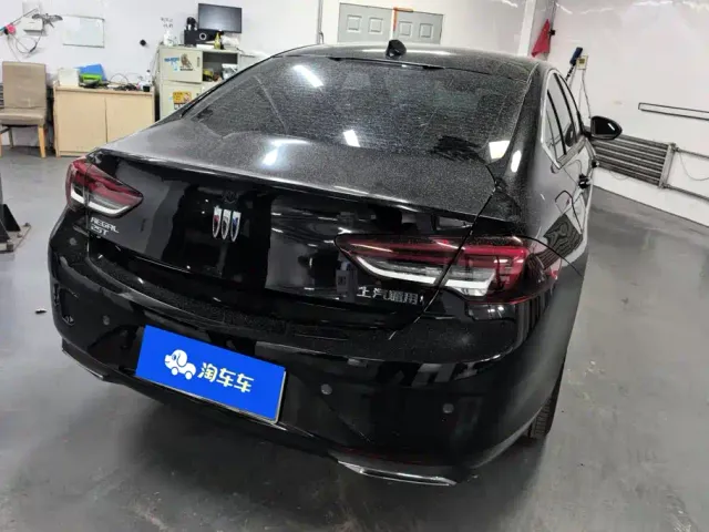 Buick Regal — Фото автомобиля 3