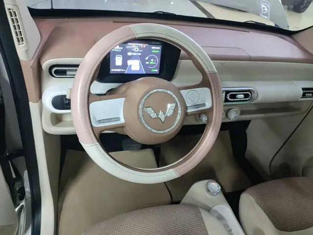 Wuling Hongguang Mini EV — Фото автомобиля 10
