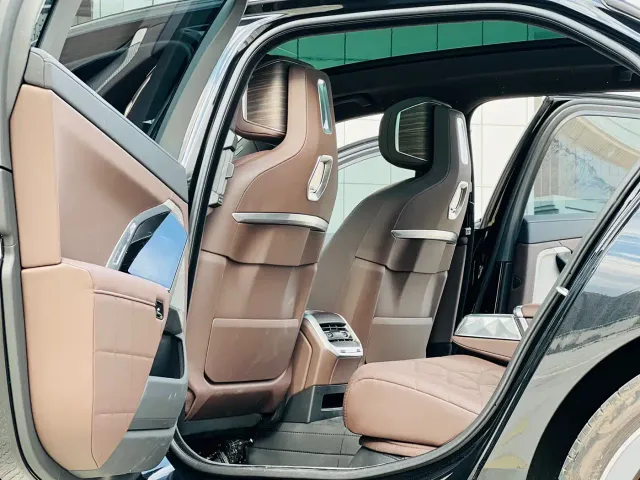 BMW 7 Series — Фото автомобиля 5