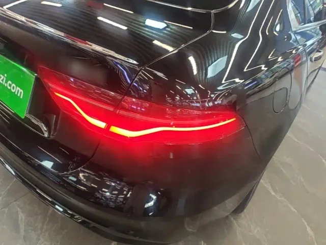 Jaguar XEL — Фото автомобиля 7