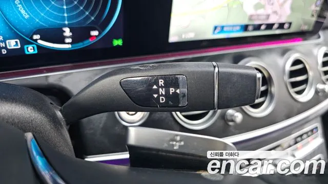 Mercedes-Benz E-Class — Фото автомобиля 7