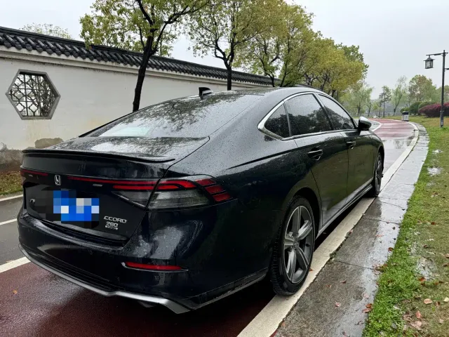 Honda Accord — Фото автомобиля 4