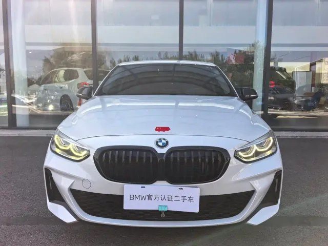 BMW 1 Series — Фото автомобиля 2