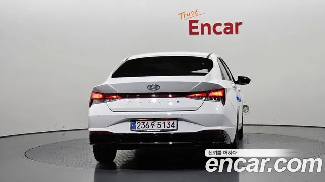 Hyundai Avante CN7 — Фото автомобиля 4