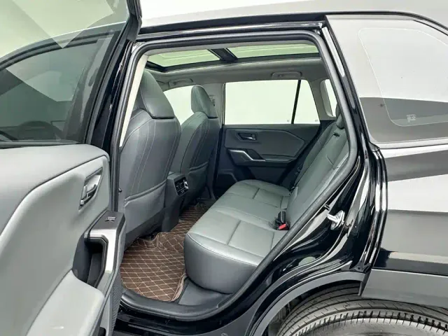 Toyota RAV4 — Фото автомобиля 18