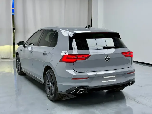 Volkswagen Golf — Фото автомобиля 16