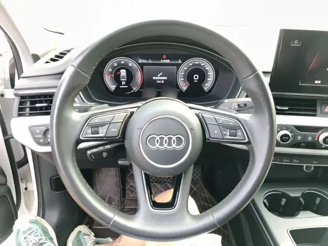 Audi A4L — Фото автомобиля 10