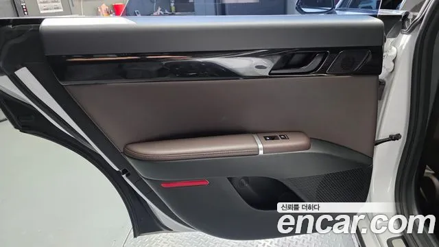 Hyundai Grandeur GN7 — Фото автомобиля 14