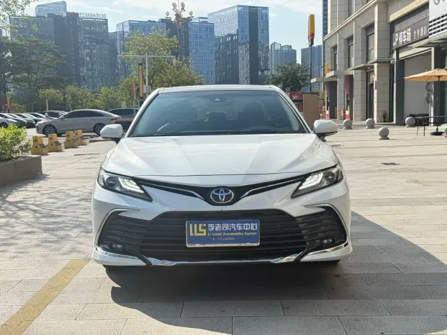 Toyota Camry — Фото автомобиля 2