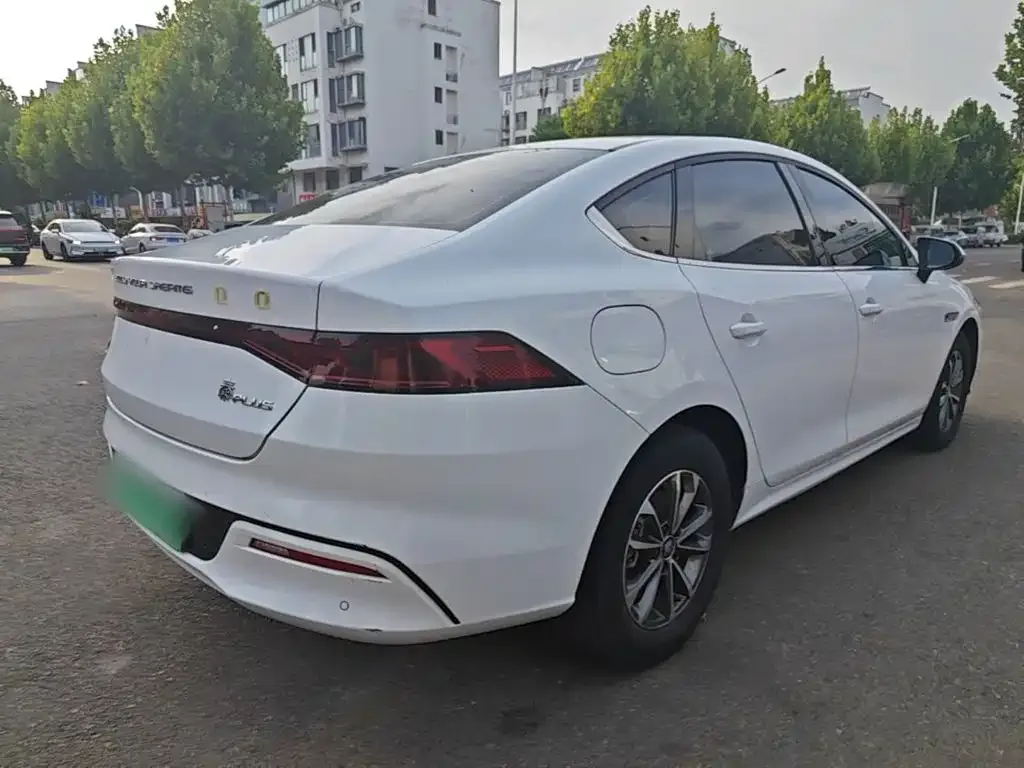 BYD Qin PLUS 2023 Champion Edition DM-i 55KM Leading — Фото автомобиля 6