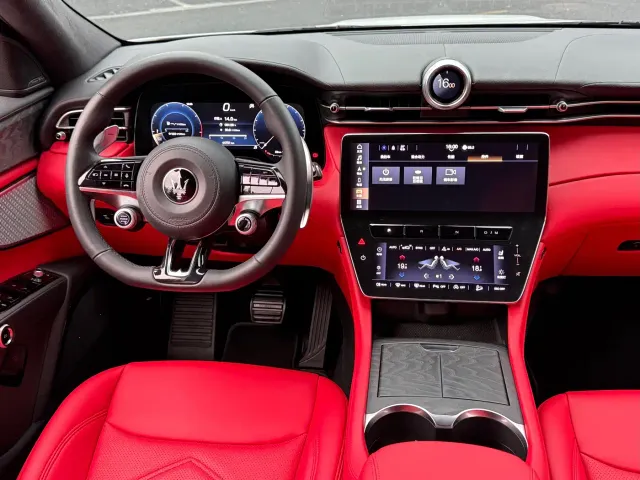 Maserati Grecale — Фото автомобиля 16