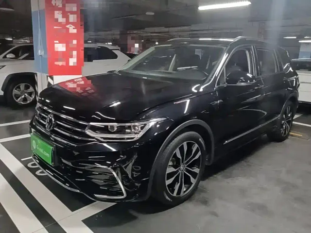 Фотография автомобиля — Volkswagen Tiguan L