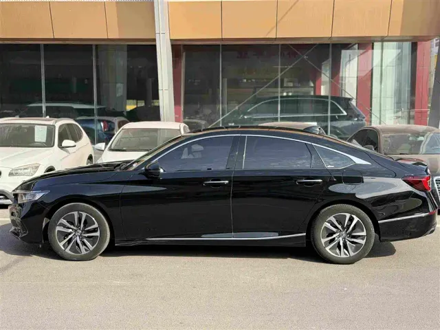 Honda Accord — Фото автомобиля 6