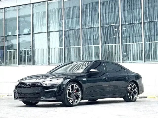 Фотография автомобиля — Audi A7L