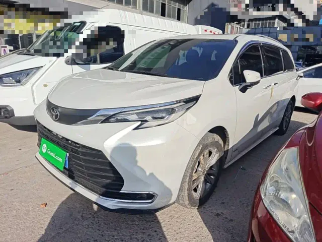 Фотография автомобиля — Toyota Sienna