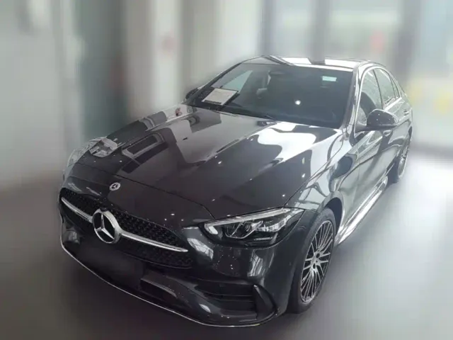 Фотография автомобиля — Mercedes-Benz C-Class
