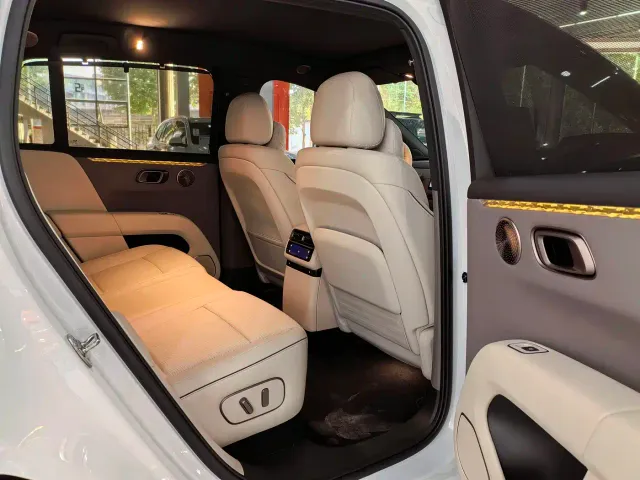 Li Auto i6 — Фото автомобиля 10