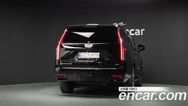Cadillac Escalade 5th Gen — Фото автомобиля 4